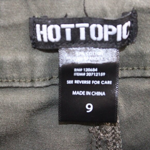 3/$30 Hot Topic Green Cargo Pants Size 9 - Picture 2 of 3